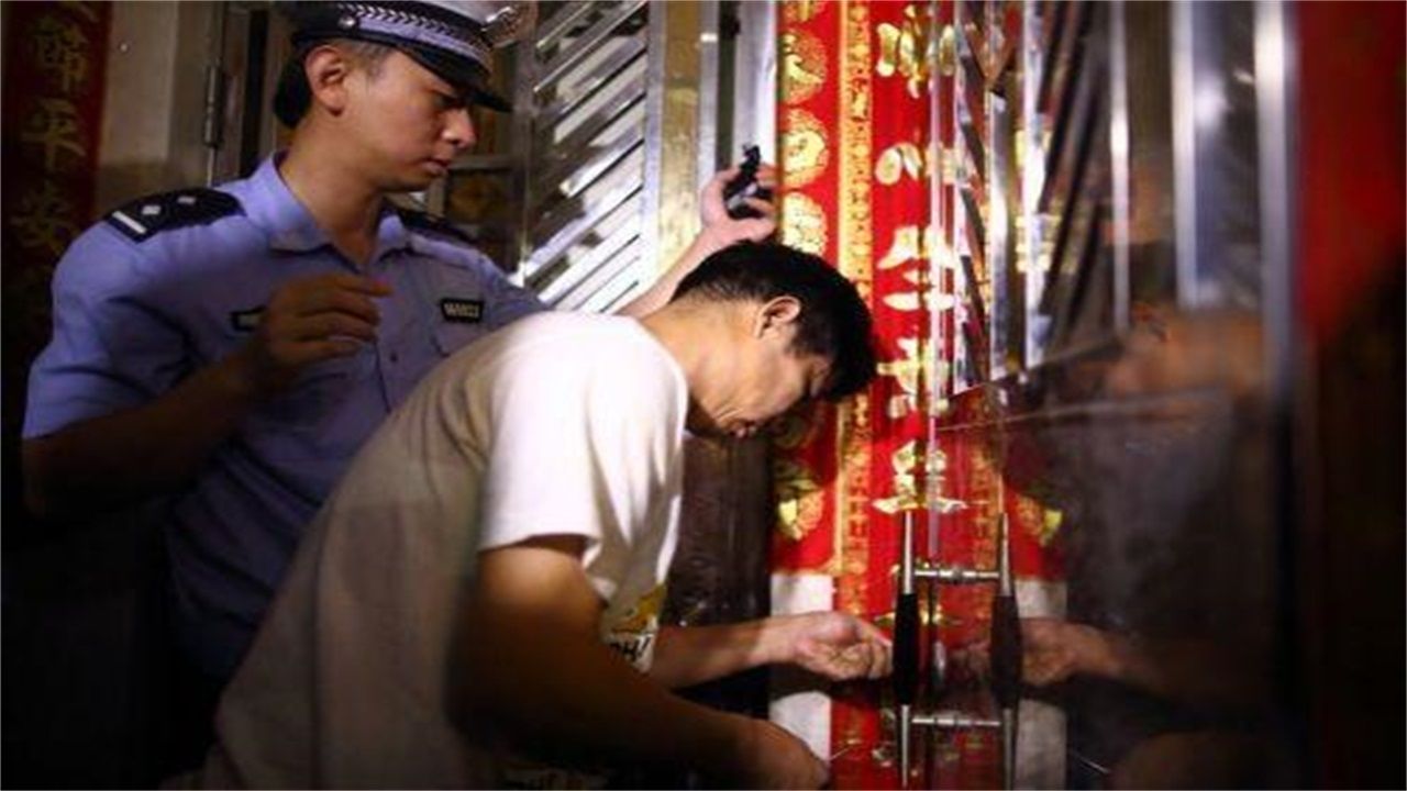 黎平县请开锁师傅开了锁后，师傅为什么一般都不进门，就算主人请也不进去？